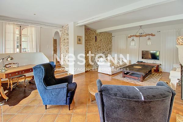 A VENDRE Splendide Propriété à LORGUES 250 m2 sur terrain de 4090m2+ piscine + garage