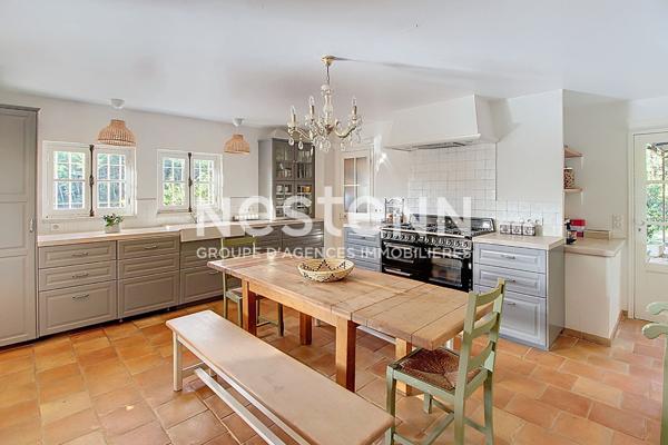 A VENDRE Splendide Propriété à LORGUES 250 m2 sur terrain de 4090m2+ piscine + garage