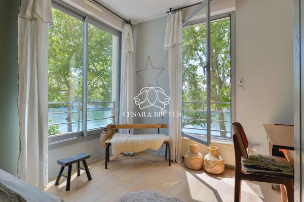 EXCLUSIVITE TRIPLEX en maison de ville