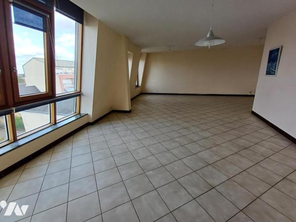 ENTRE PALAIS DES CONGRES ET GARE - Appartement de 97 m² avec cave et garage double