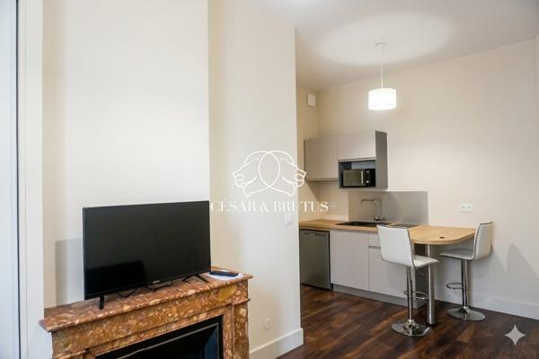 Immeuble – 13 appartements – Entièrement rénovés – Lyon 8