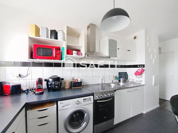 T3 avec cave et parking, proche écoles et métro L14