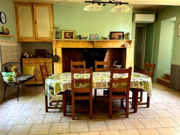 Propriété agricole à vendre 6 pièces, avec grange & ancien séchoir à tabac, sur terrain de 19 ha, à FLEURANCE (32)