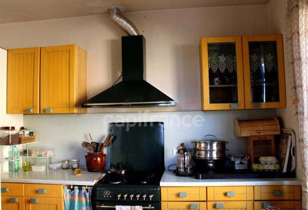 Propriété agricole à vendre 6 pièces, avec grange & ancien séchoir à tabac, sur terrain de 19 ha, à FLEURANCE (32)