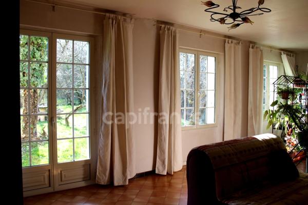 Propriété agricole à vendre 6 pièces, avec grange & ancien séchoir à tabac, sur terrain de 19 ha, à FLEURANCE (32)