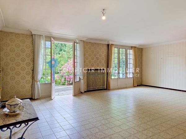 Maison 9 pièce(s) 5 chambre(s) 224 m²