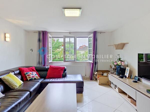 Maison 9 pièce(s) 5 chambre(s) 224 m²