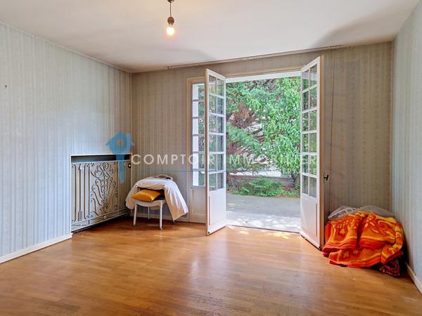 Maison 9 pièce(s) 5 chambre(s) 224 m²