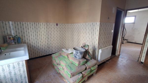 Septèmes-les-Vallons (13240) Pavillon type 5 Mitoyen d'un côté + grand garage