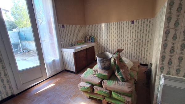 Septèmes-les-Vallons (13240) Pavillon type 5 Mitoyen d'un côté + grand garage