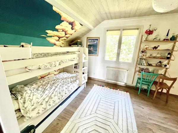 Coup de cœur à Tresserve : magnifique maison individuelle 4 pièces, sur terrain plat d'exception constructible de 2 288 m², accès lac à pied