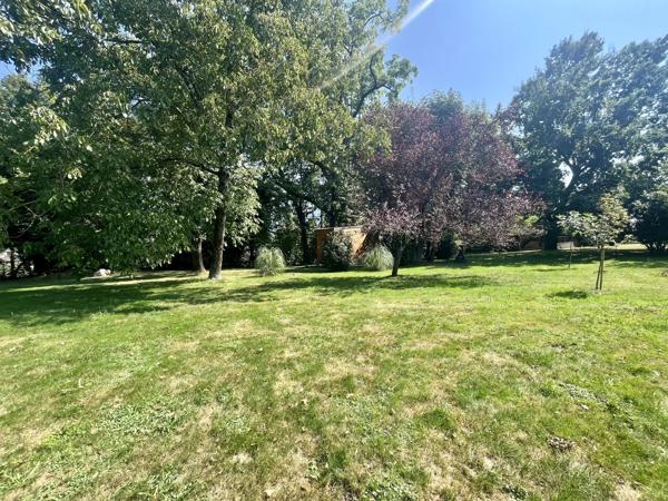 Coup de cœur à Tresserve : magnifique maison individuelle 4 pièces, sur terrain plat d'exception constructible de 2 288 m², accès lac à pied