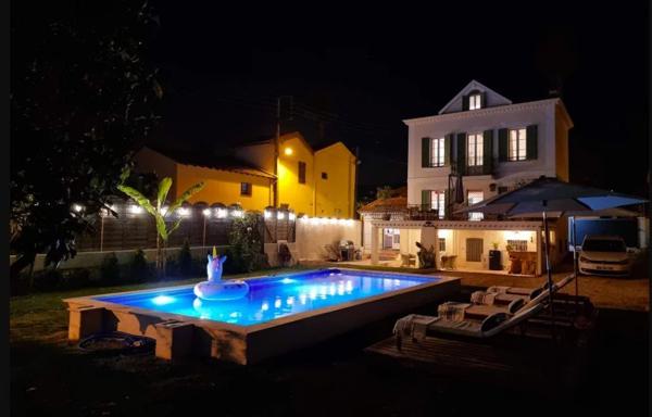 Maison de ville d'époque avec piscine à Golfe Juan à pied de la plage