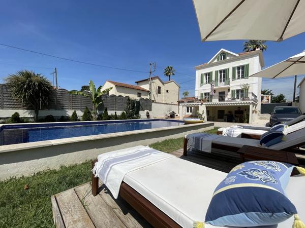 Maison de ville d'époque avec piscine à Golfe Juan à pied de la plage