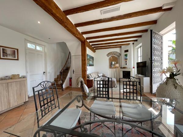 Maison de ville d'époque avec piscine à Golfe Juan à pied de la plage