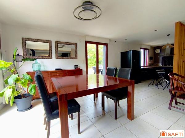 Maison contemporaine de 120 m2 avec vie de plain-pied située au calme