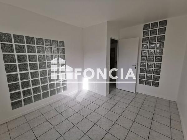 À vendre Local commercial 94 m² - Melun 77000