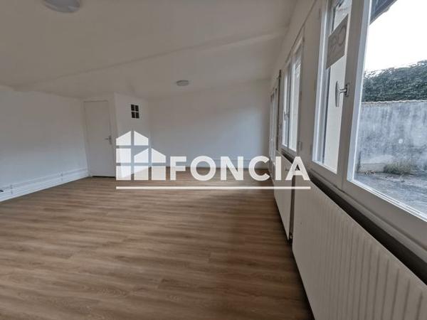 À vendre Local commercial 94 m² - Melun 77000