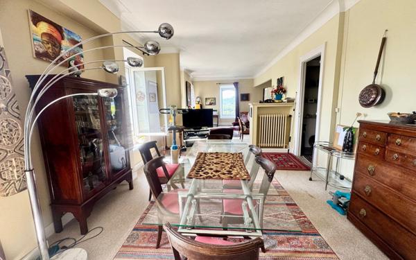 Appartement à vendre    5 pièces • 163 m2 Pau