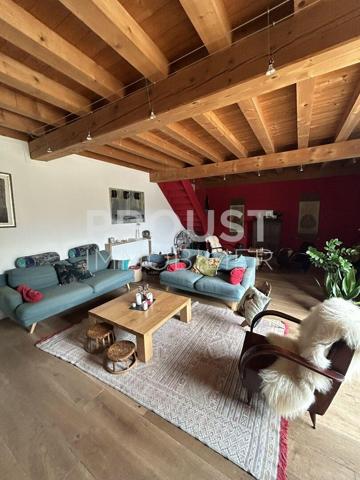 Maison en pierre à 15 minutes de niort de 190 m² avec quatre chambres et jardin