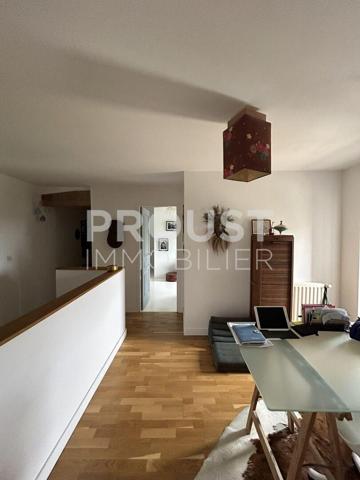Maison en pierre à 15 minutes de niort de 190 m² avec quatre chambres et jardin