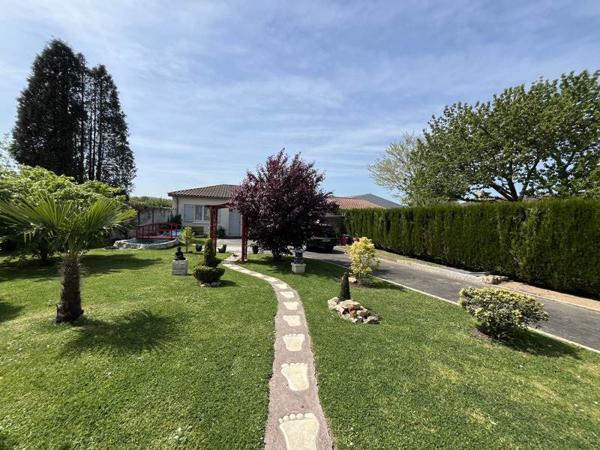 Maison à vendre 192 240 € Roumazières-Loubert 6 p 149 m² DPE D