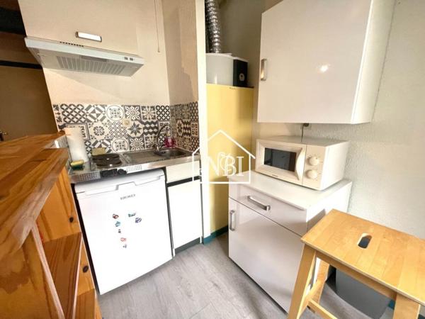 À VENDRE Studio 16 m2 LAVAL HYPER CENTRE