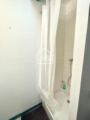 À VENDRE Studio 16 m2 LAVAL HYPER CENTRE