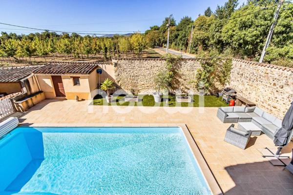 Ancien corps de ferme rénové avec piscine
