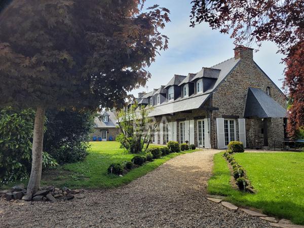 Ancienne ferme rénovée avec dépendances centre ville DOL DE BRETAGNE