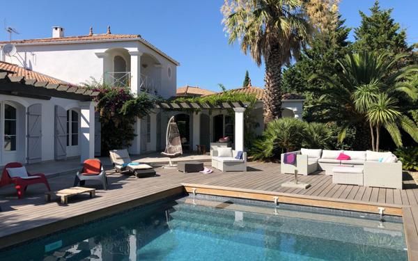 Maison à vendre    8 pièces •  Marseillan