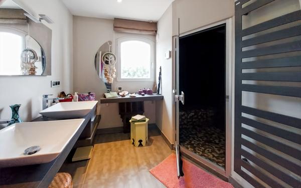 Maison à vendre    8 pièces •  Marseillan