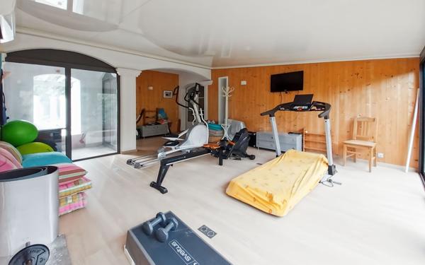 Maison à vendre    8 pièces •  Marseillan