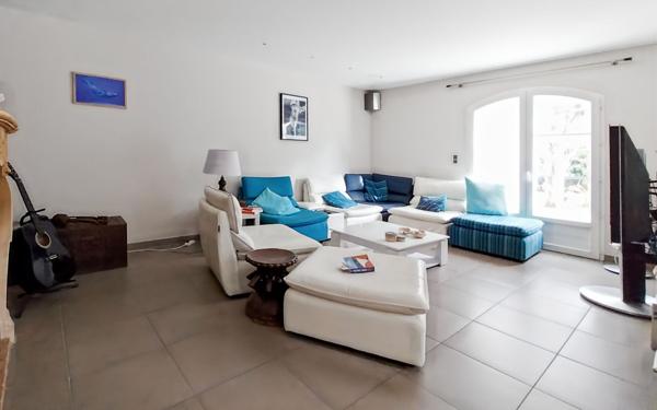 Maison à vendre    8 pièces •  Marseillan