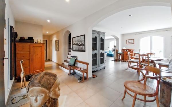 Maison à vendre    8 pièces •  Marseillan