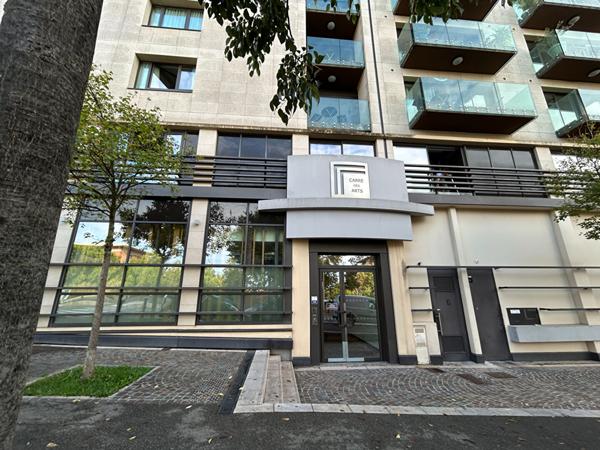 EXCLUSIVITE  Studio loué  aux Allées Provençales Balcon Ascenseur