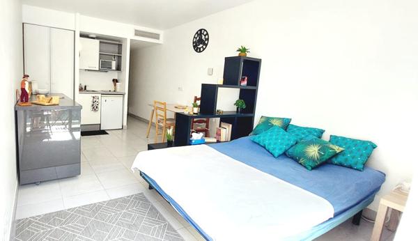 EXCLUSIVITE  Studio loué  aux Allées Provençales Balcon Ascenseur