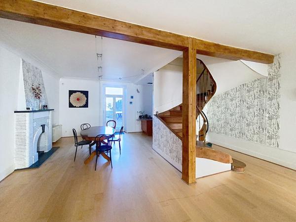 EXCLUSIVITE SOUS COMPROMIS Maison de ville centre Yssingeaux / 7 chambres terrain plus garage