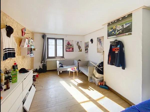 EXCLUSIVITE SOUS COMPROMIS Maison de ville centre Yssingeaux / 7 chambres terrain plus garage