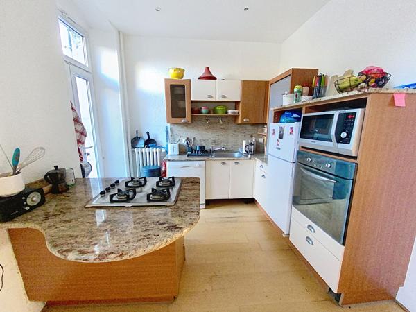 EXCLUSIVITE SOUS COMPROMIS Maison de ville centre Yssingeaux / 7 chambres terrain plus garage