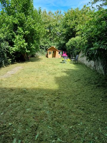 EXCLUSIVITE SOUS COMPROMIS Maison de ville centre Yssingeaux / 7 chambres terrain plus garage