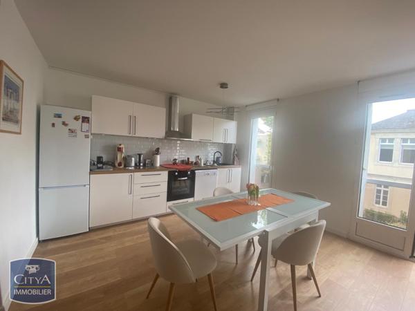 Appartement à louer 3 pièces 77m²