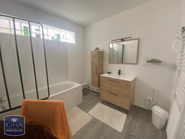 Appartement à louer 3 pièces 77m²