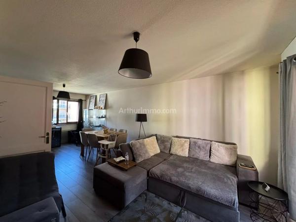 Vente                                                      Appartement
                        
                     3 pièces                      82 m2                     à Colmar