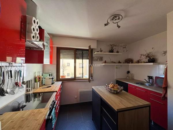 Vente                                                      Appartement
                        
                     3 pièces                      82 m2                     à Colmar