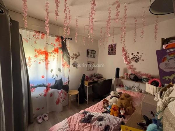 Vente                                                      Appartement
                        
                     3 pièces                      82 m2                     à Colmar