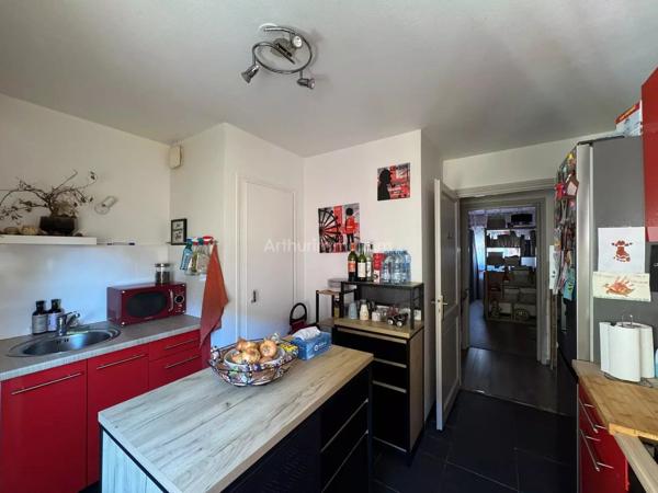 Vente                                                      Appartement
                        
                     3 pièces                      82 m2                     à Colmar