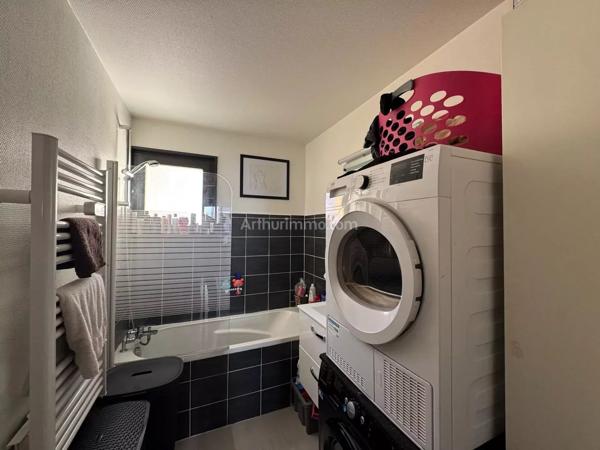 Vente                                                      Appartement
                        
                     3 pièces                      82 m2                     à Colmar