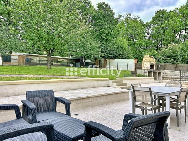 Maison
         6 pièces
        - 126 m² 259 900 € *