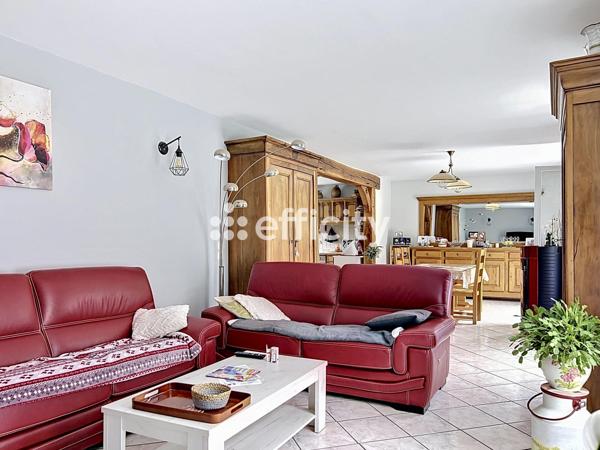 Maison
         6 pièces
        - 126 m² 259 900 € *